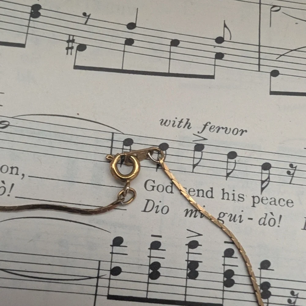 Elegant Gold Necklace with Pearl Accents - Picture 7 of 10